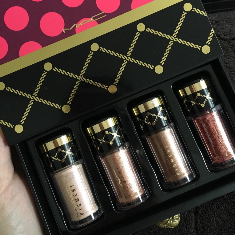 Mac Nutcracker Pigments